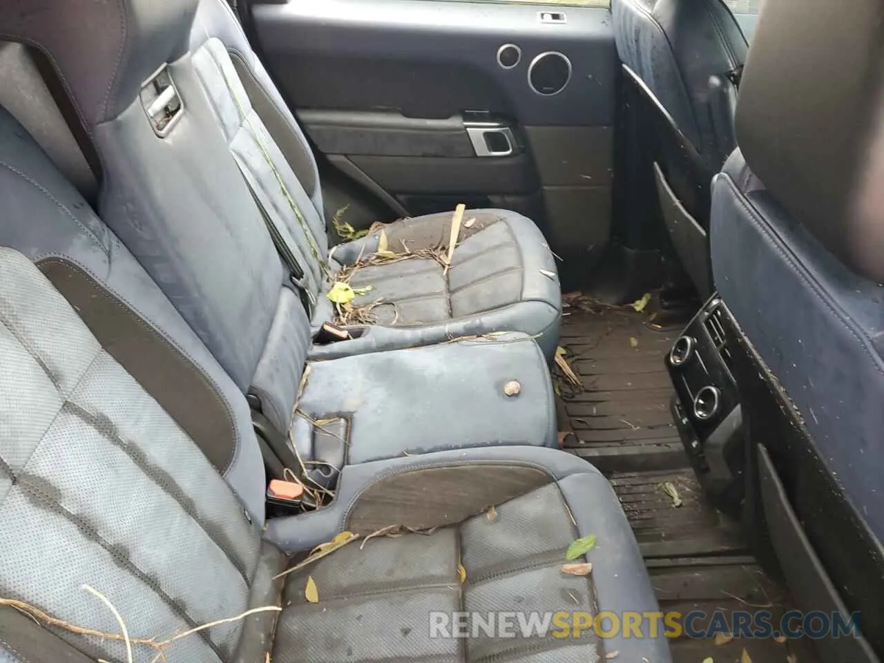 11 Photograph of a damaged car SALWS2RU1LA877769 LAND ROVER RANGEROVER 2020