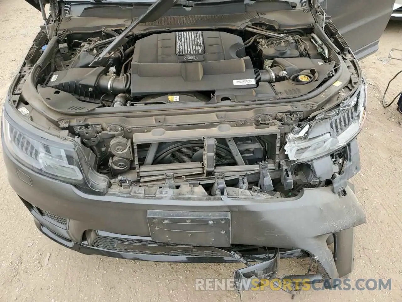 11 Photograph of a damaged car SALWV2SE4LA731098 LAND ROVER RANGEROVER 2020