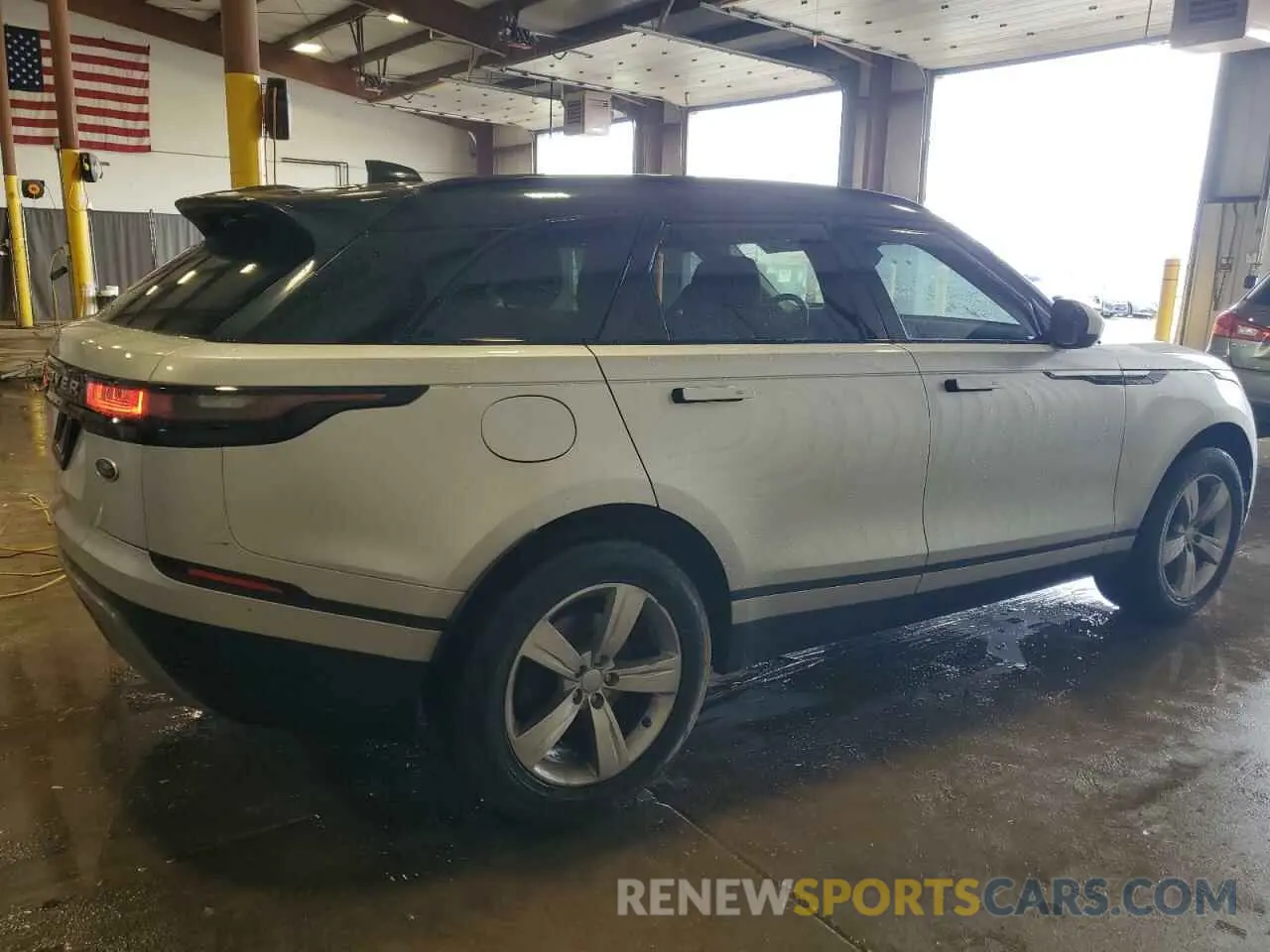 3 Photograph of a damaged car SALYB2EX1LA280789 LAND ROVER RANGEROVER 2020