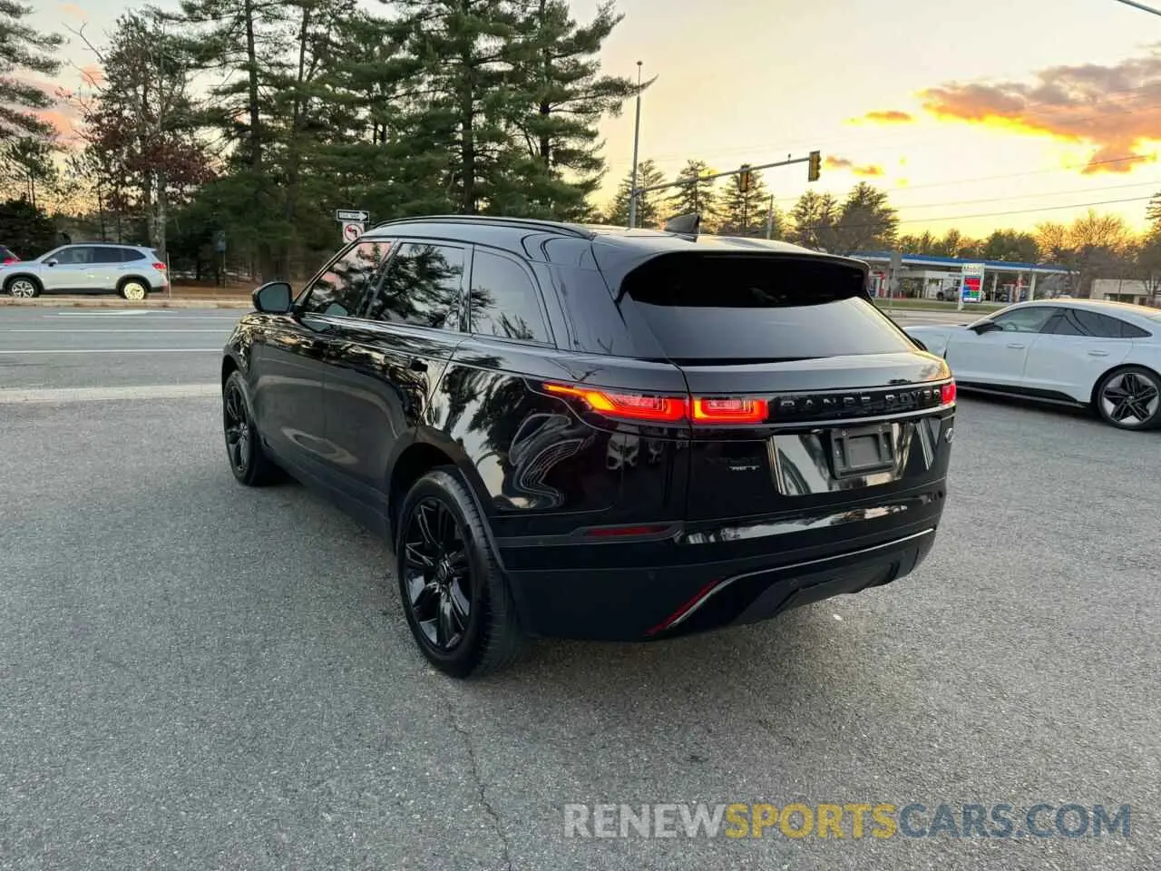 3 Photograph of a damaged car SALYB2EX9LA257924 LAND ROVER RANGEROVER 2020