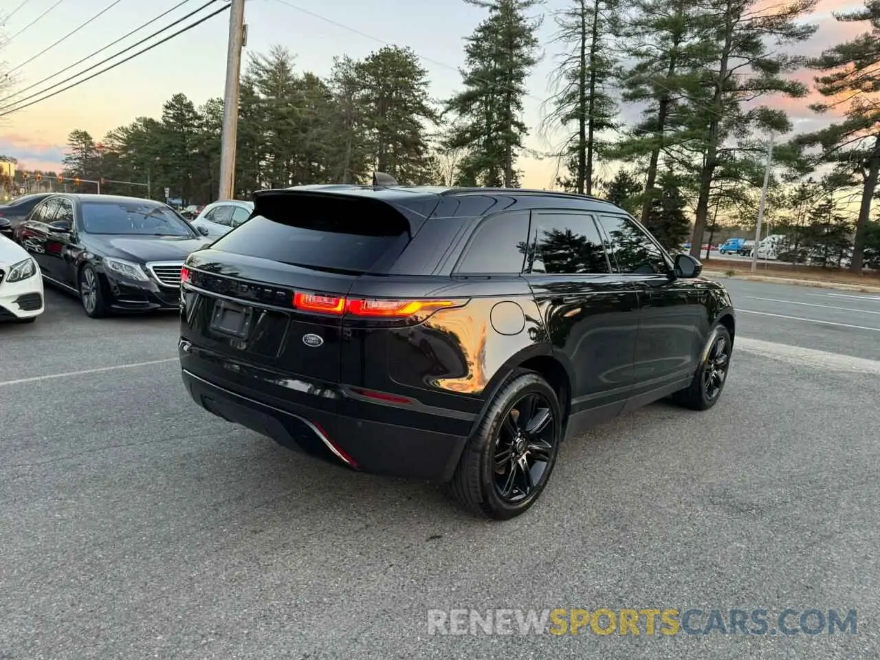 4 Photograph of a damaged car SALYB2EX9LA257924 LAND ROVER RANGEROVER 2020
