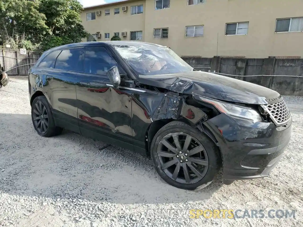 4 Photograph of a damaged car SALYB2EXXLA242266 LAND ROVER RANGEROVER 2020