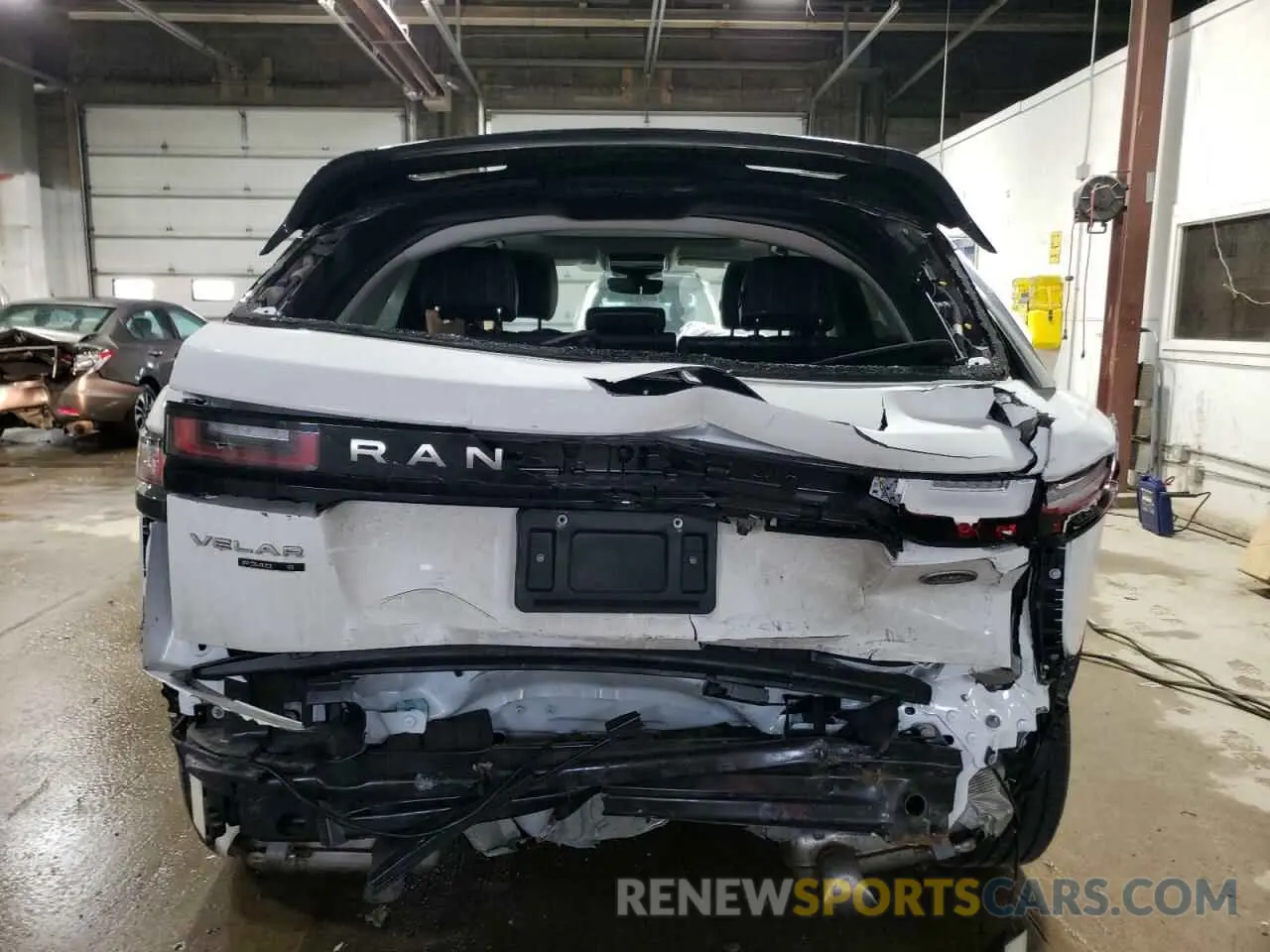 6 Photograph of a damaged car SALYB2FV0LA253967 LAND ROVER RANGEROVER 2020