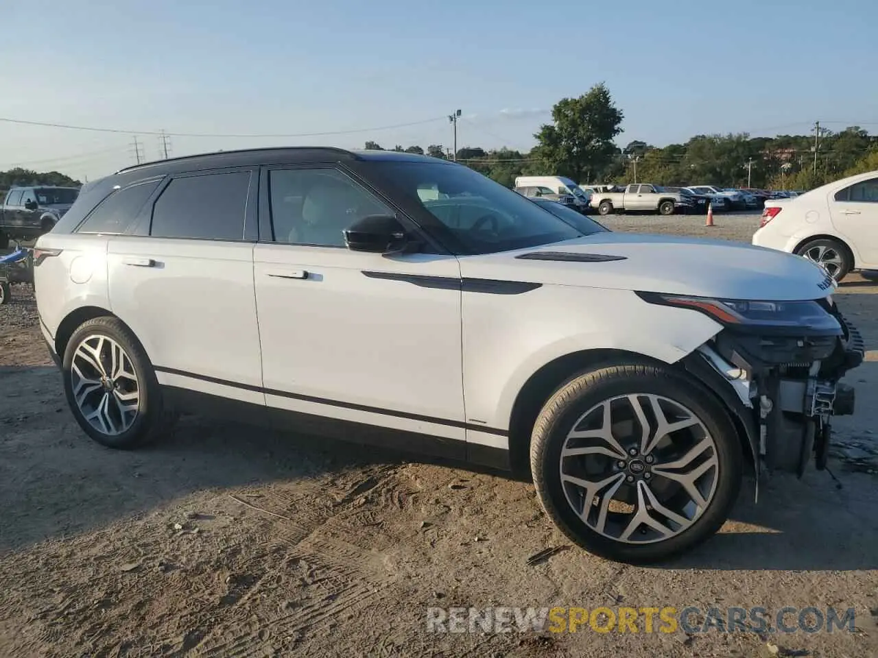 4 Photograph of a damaged car SALYK2EX0LA274725 LAND ROVER RANGEROVER 2020