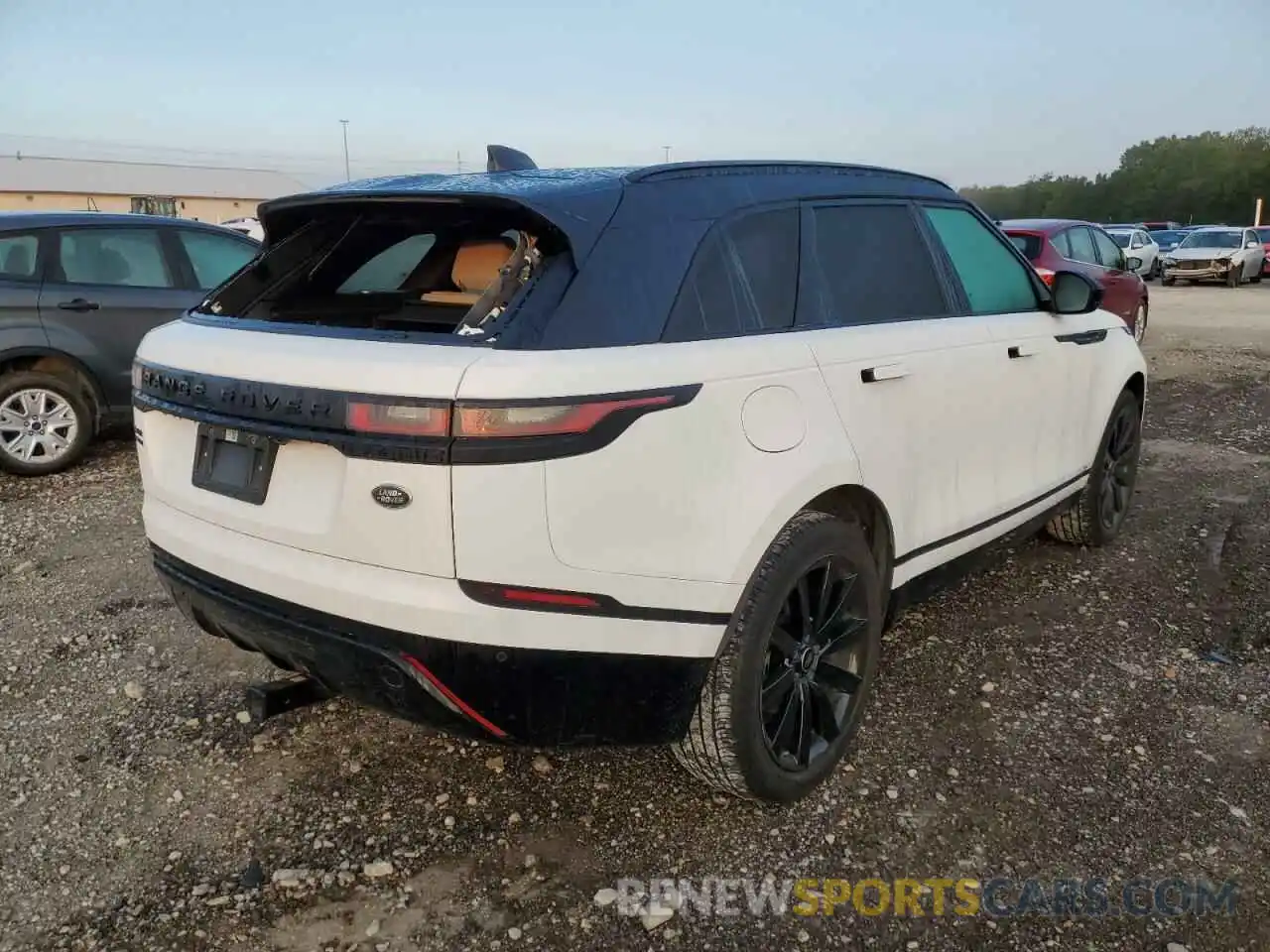 4 Photograph of a damaged car SALYK2EX4LA296288 LAND ROVER RANGEROVER 2020