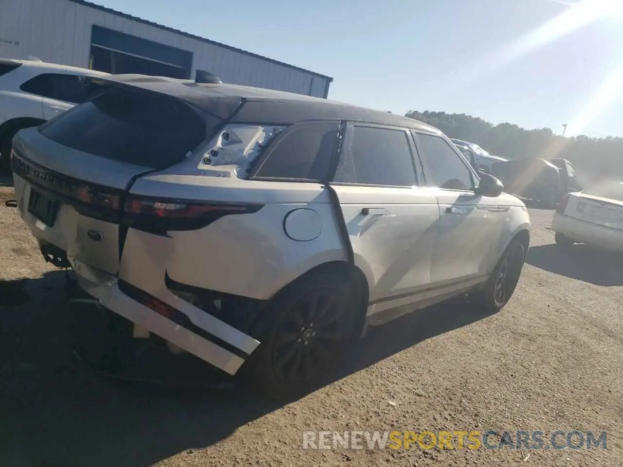 3 Photograph of a damaged car SALYK2EX6LA262238 LAND ROVER RANGEROVER 2020