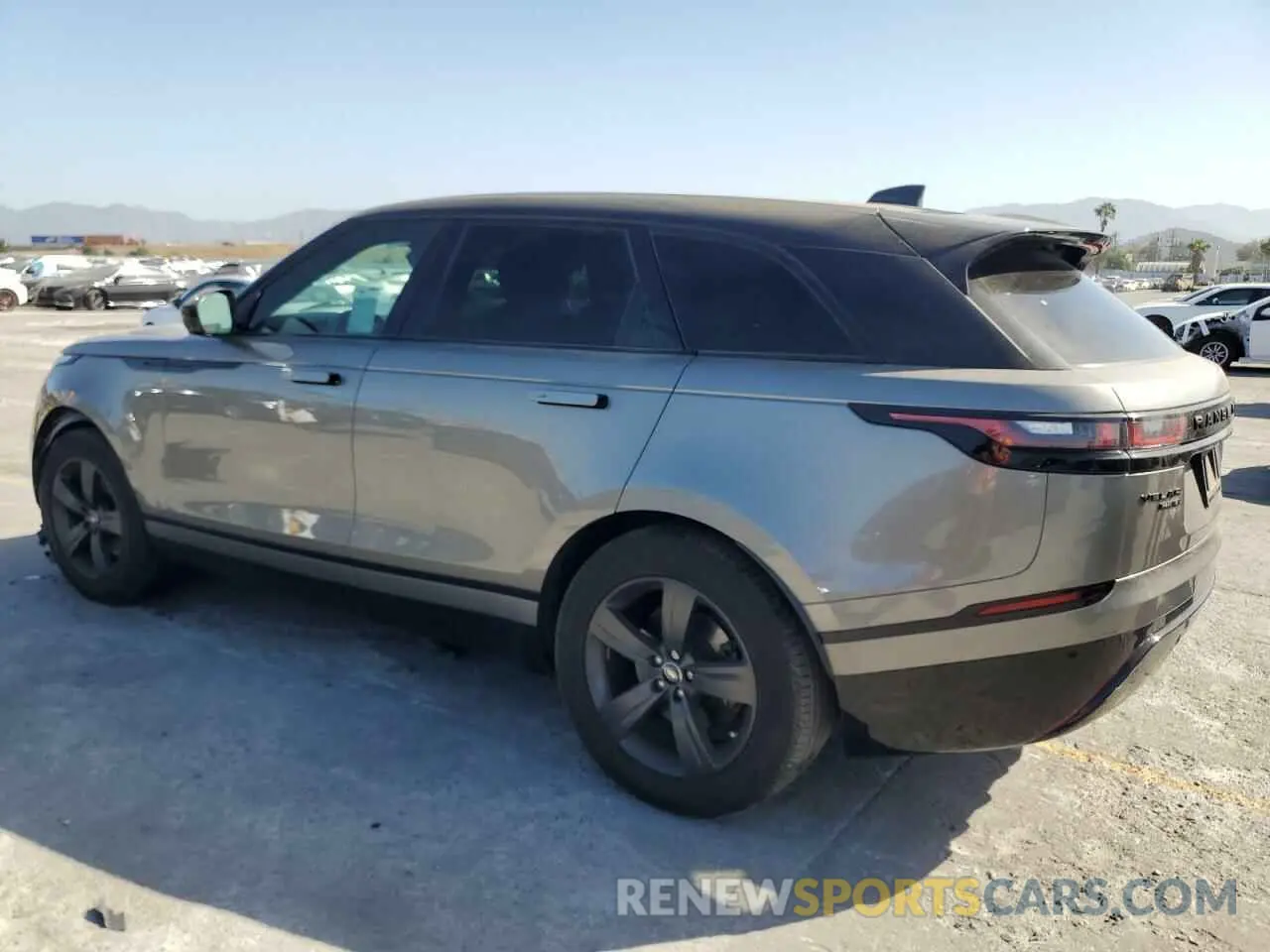2 Photograph of a damaged car SALYK2EX9LA261844 LAND ROVER RANGEROVER 2020