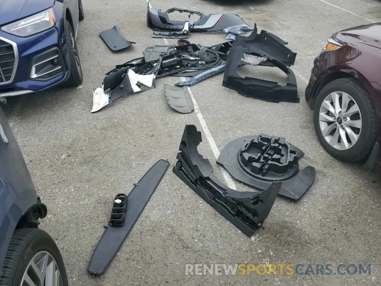 13 Photograph of a damaged car SALYK2EX9LA294617 LAND ROVER RANGEROVER 2020