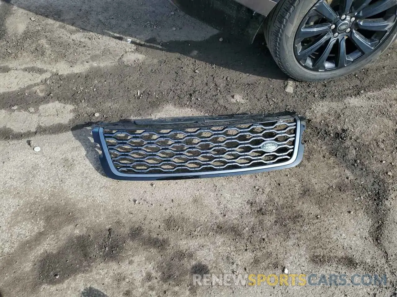 13 Photograph of a damaged car SALYK2EXXLA260654 LAND ROVER RANGEROVER 2020