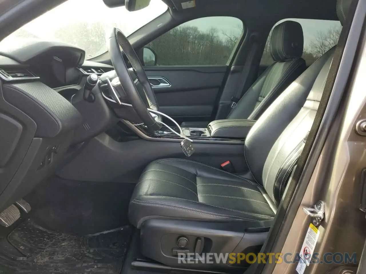 7 Photograph of a damaged car SALYK2EXXLA260654 LAND ROVER RANGEROVER 2020