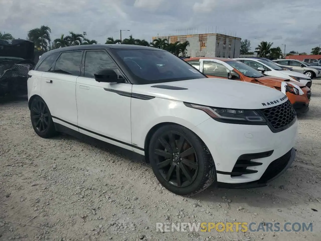 4 Photograph of a damaged car SALYK2FV4LA292688 LAND ROVER RANGEROVER 2020
