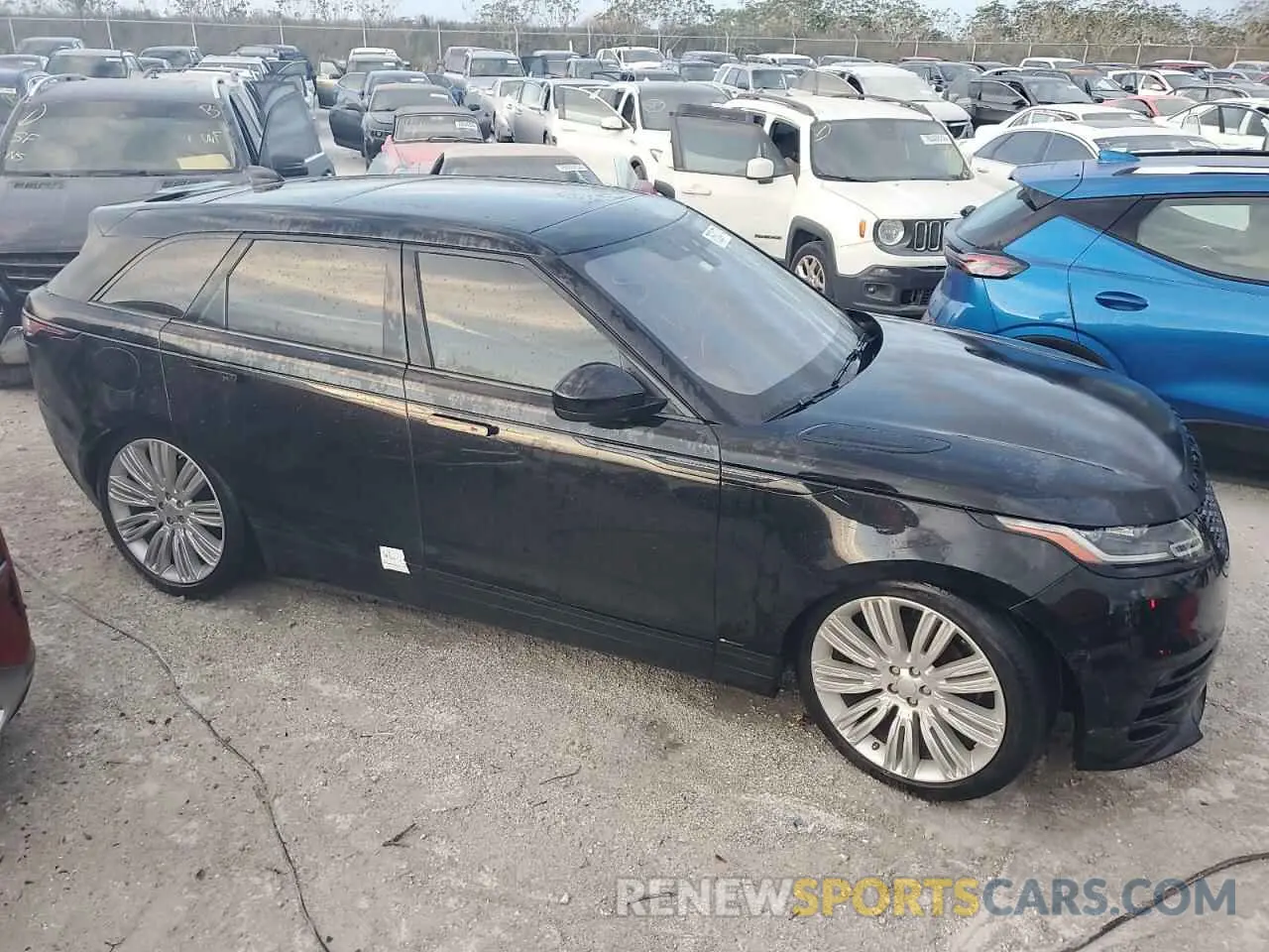 4 Photograph of a damaged car SALYK2FV9LA254602 LAND ROVER RANGEROVER 2020