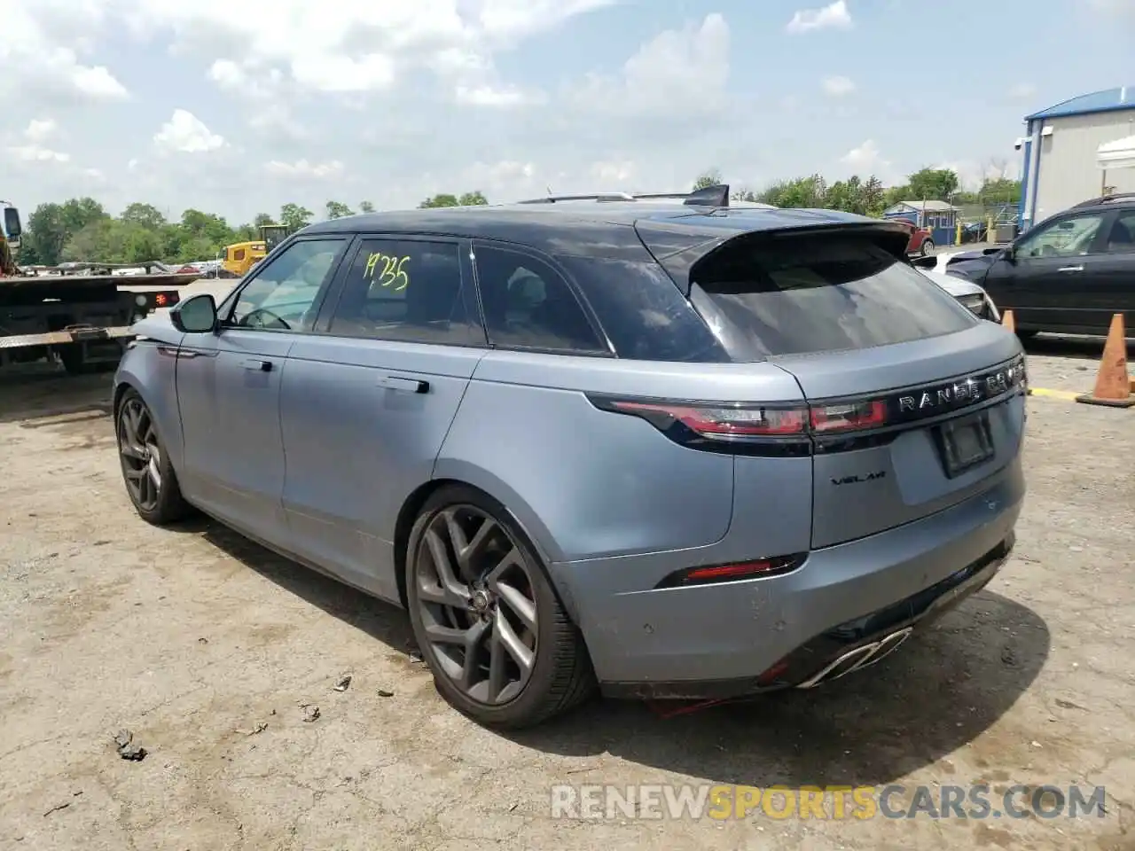 3 Photograph of a damaged car SALYU2EE8LA256689 LAND ROVER RANGEROVER 2020