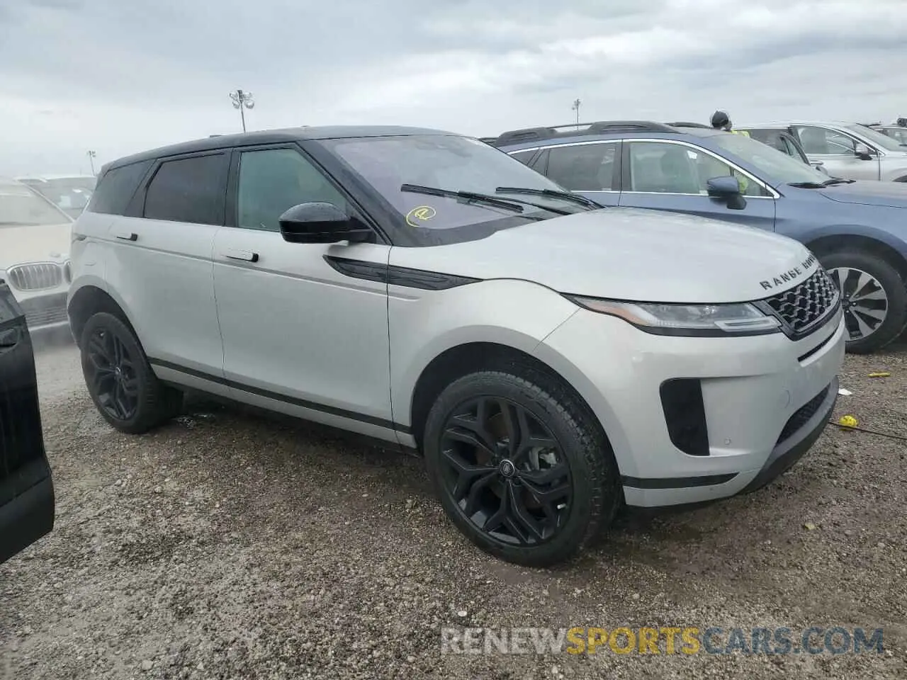 4 Photograph of a damaged car SALZJ2FX3LH077223 LAND ROVER RANGEROVER 2020