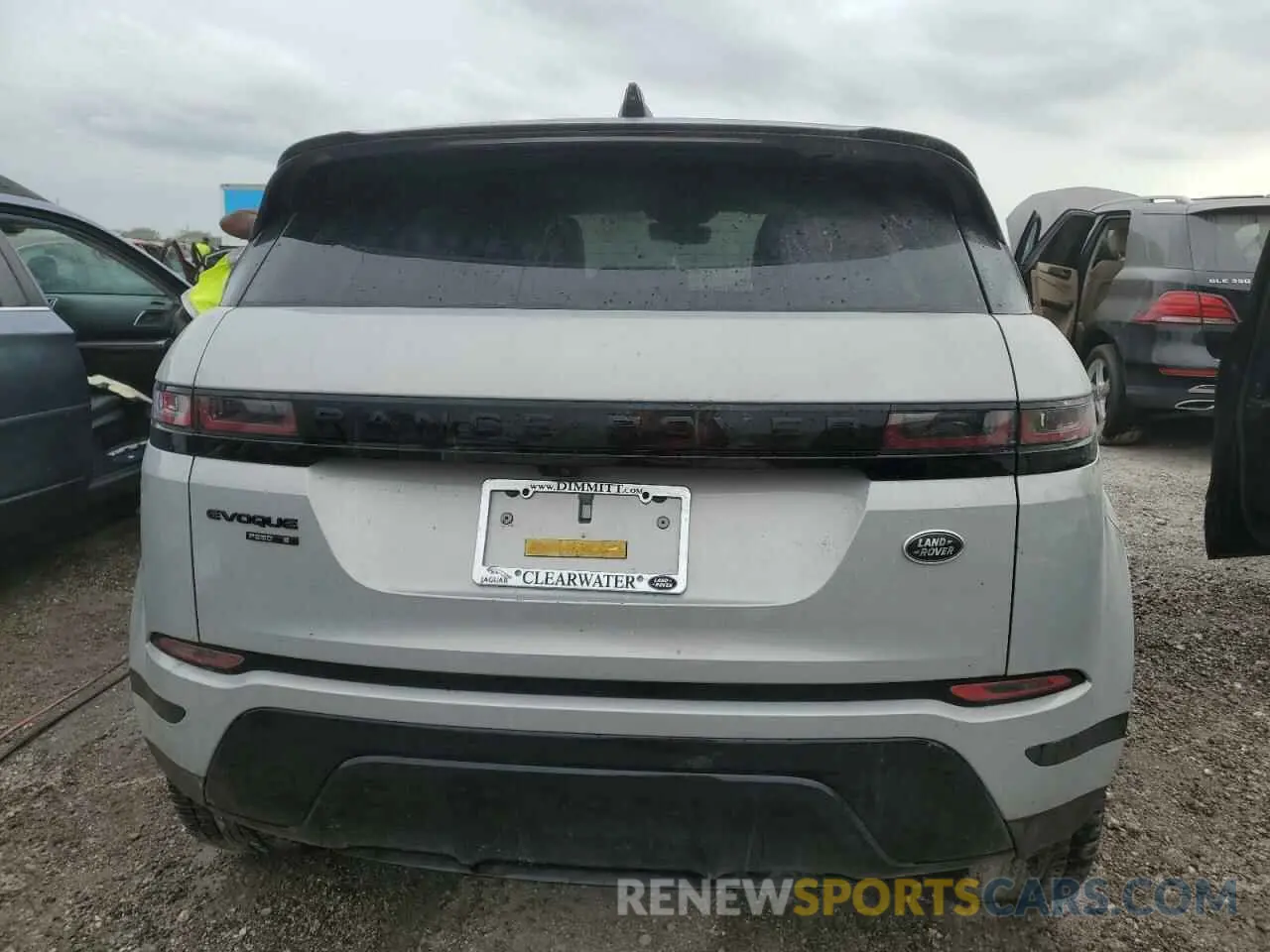 6 Photograph of a damaged car SALZJ2FX3LH077223 LAND ROVER RANGEROVER 2020