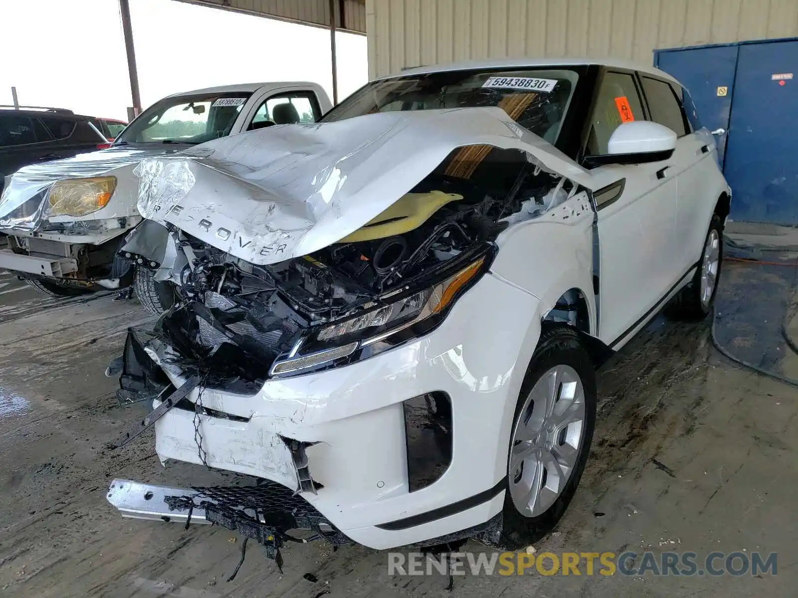 2 Photograph of a damaged car SALZJ2FX4LH112870 LAND ROVER RANGEROVER 2020