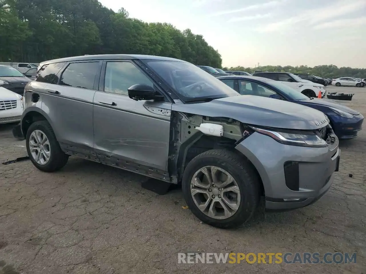 4 Photograph of a damaged car SALZJ2FX7LH039218 LAND ROVER RANGEROVER 2020