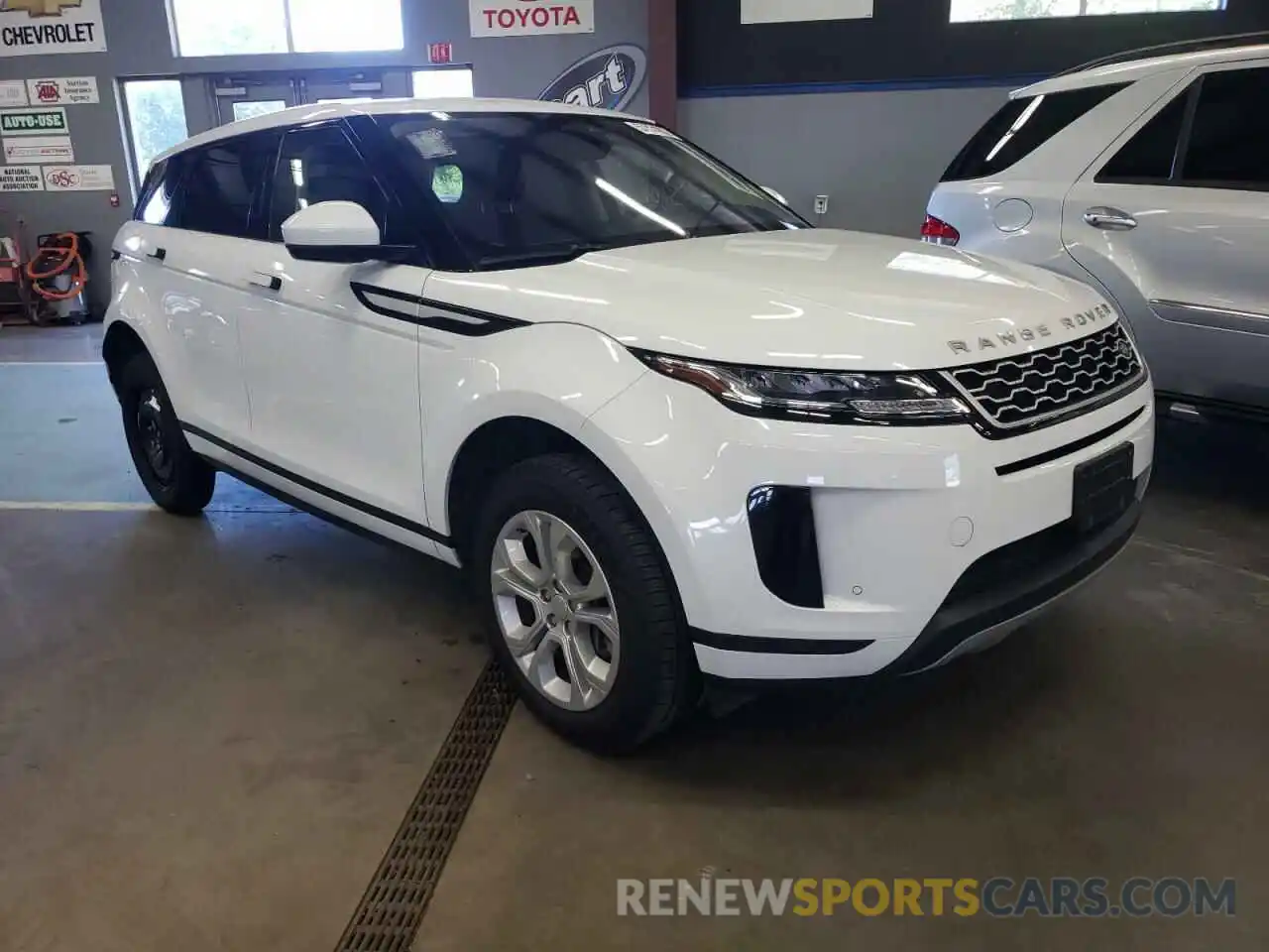 1 Photograph of a damaged car SALZJ2FX9LH043142 LAND ROVER RANGEROVER 2020