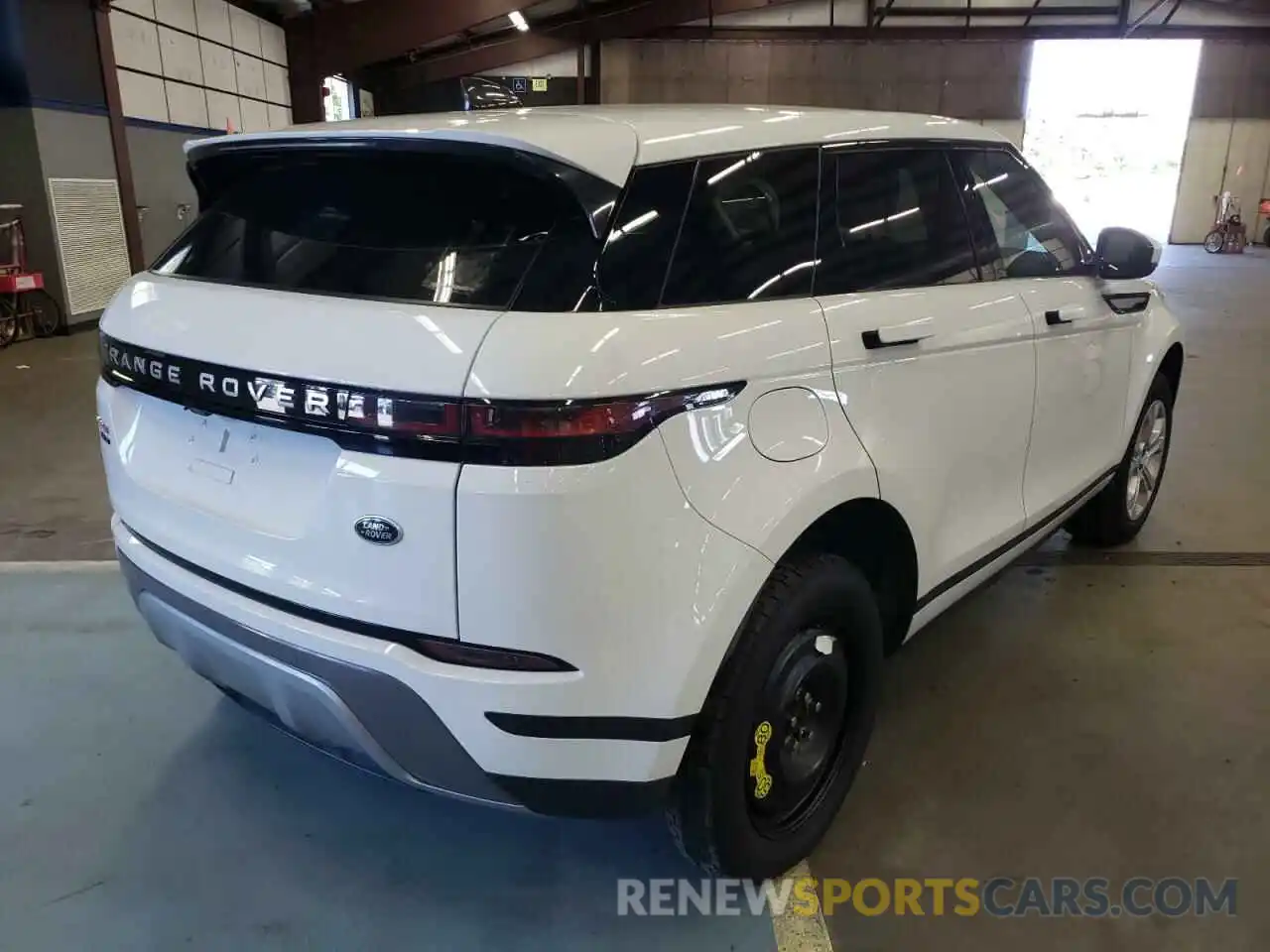 4 Photograph of a damaged car SALZJ2FX9LH043142 LAND ROVER RANGEROVER 2020