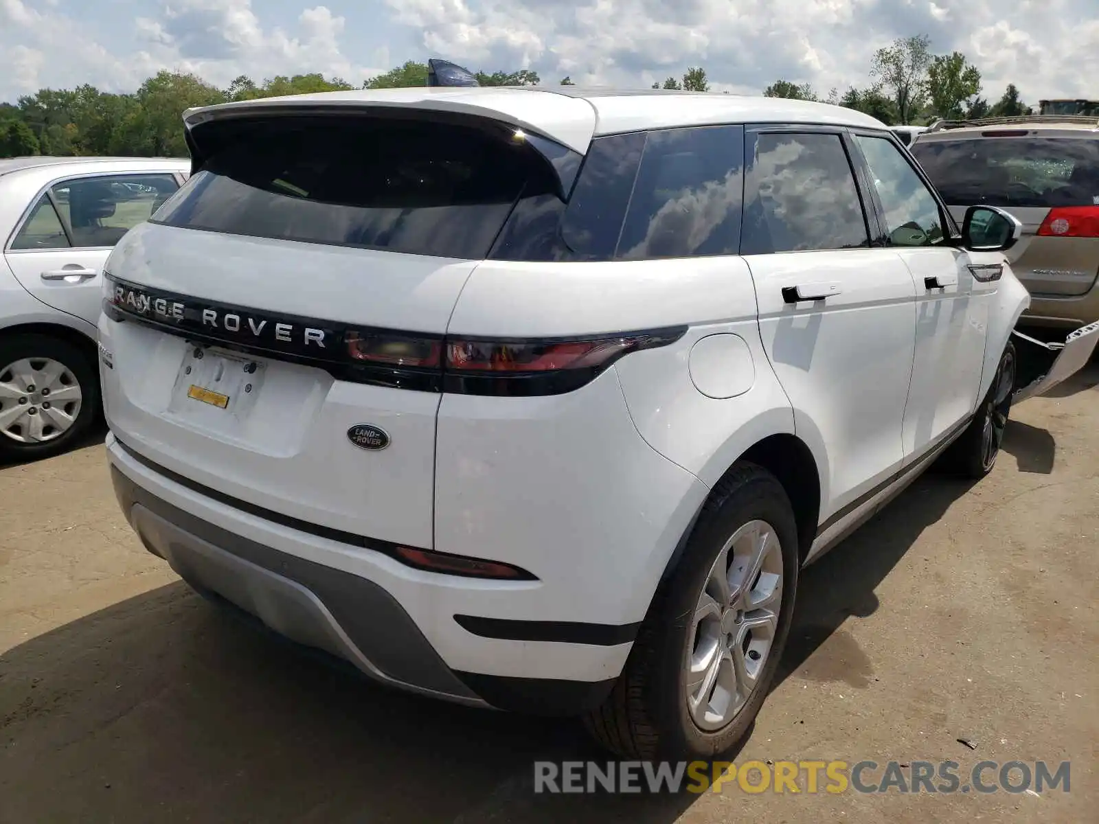 4 Photograph of a damaged car SALZJ2FXXLH107978 LAND ROVER RANGEROVER 2020