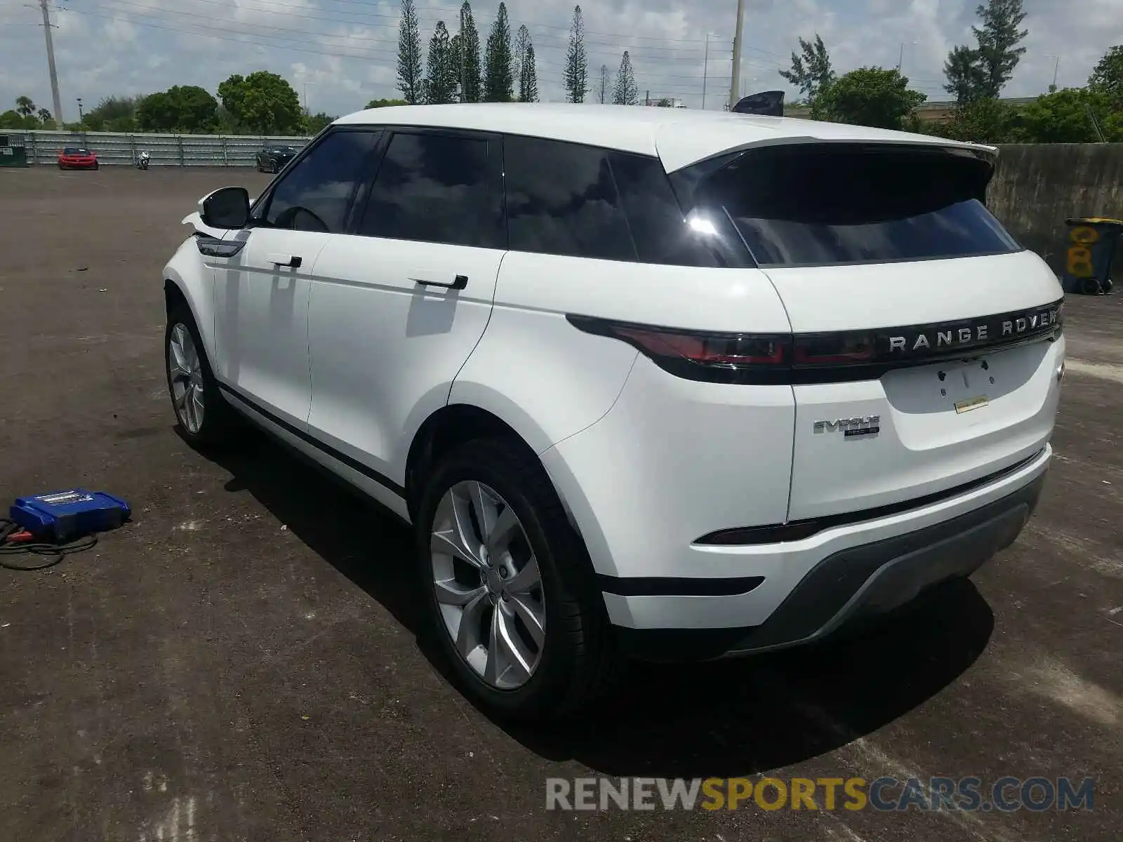 3 Photograph of a damaged car SALZP2FXXLH075371 LAND ROVER RANGEROVER 2020