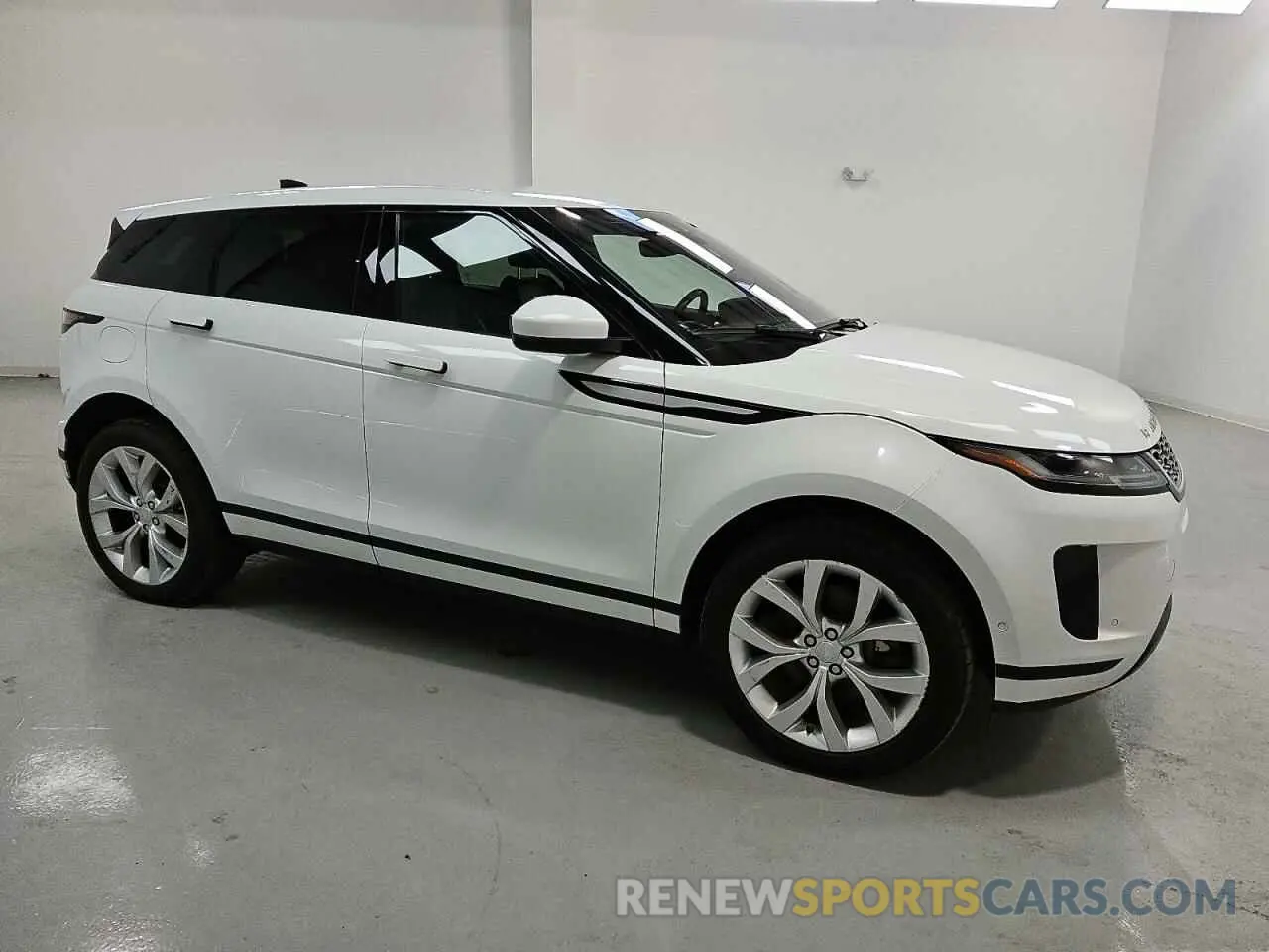 4 Photograph of a damaged car SALZP2FXXLH078187 LAND ROVER RANGEROVER 2020