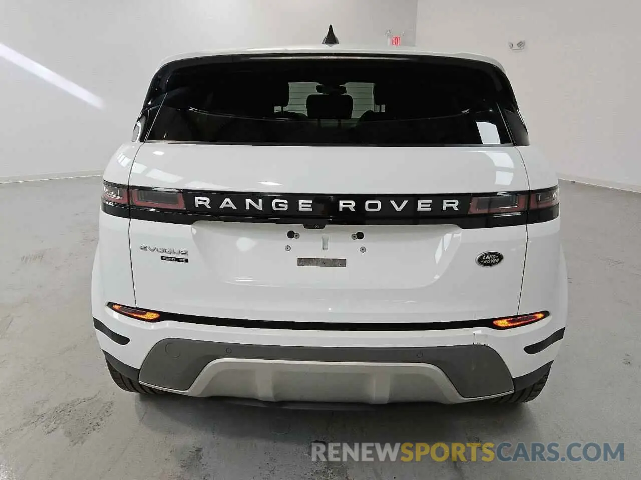 6 Photograph of a damaged car SALZP2FXXLH078187 LAND ROVER RANGEROVER 2020
