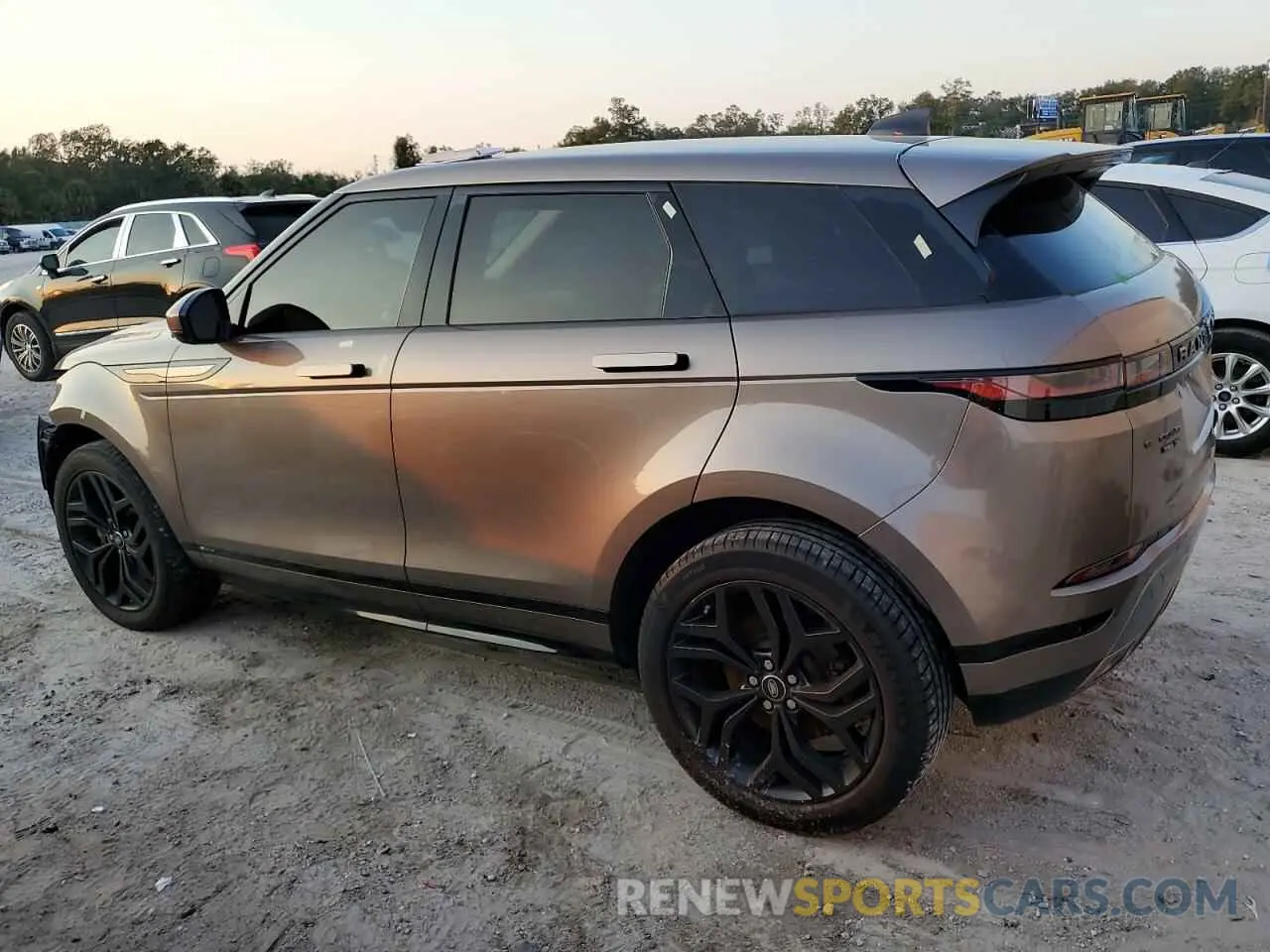 2 Photograph of a damaged car SALZT2GX0LH054510 LAND ROVER RANGEROVER 2020