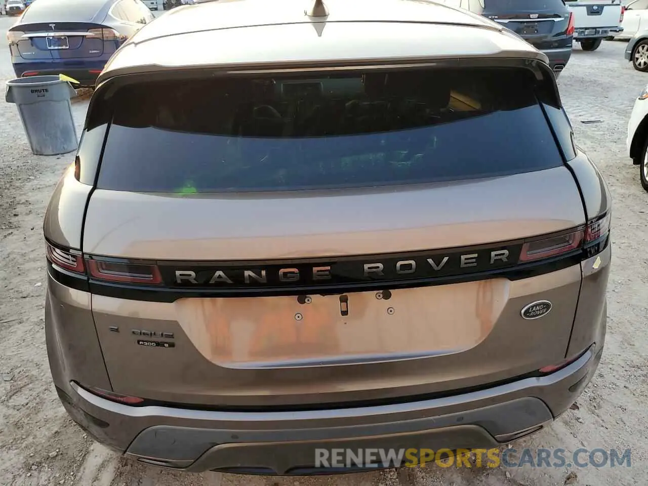 6 Photograph of a damaged car SALZT2GX0LH054510 LAND ROVER RANGEROVER 2020