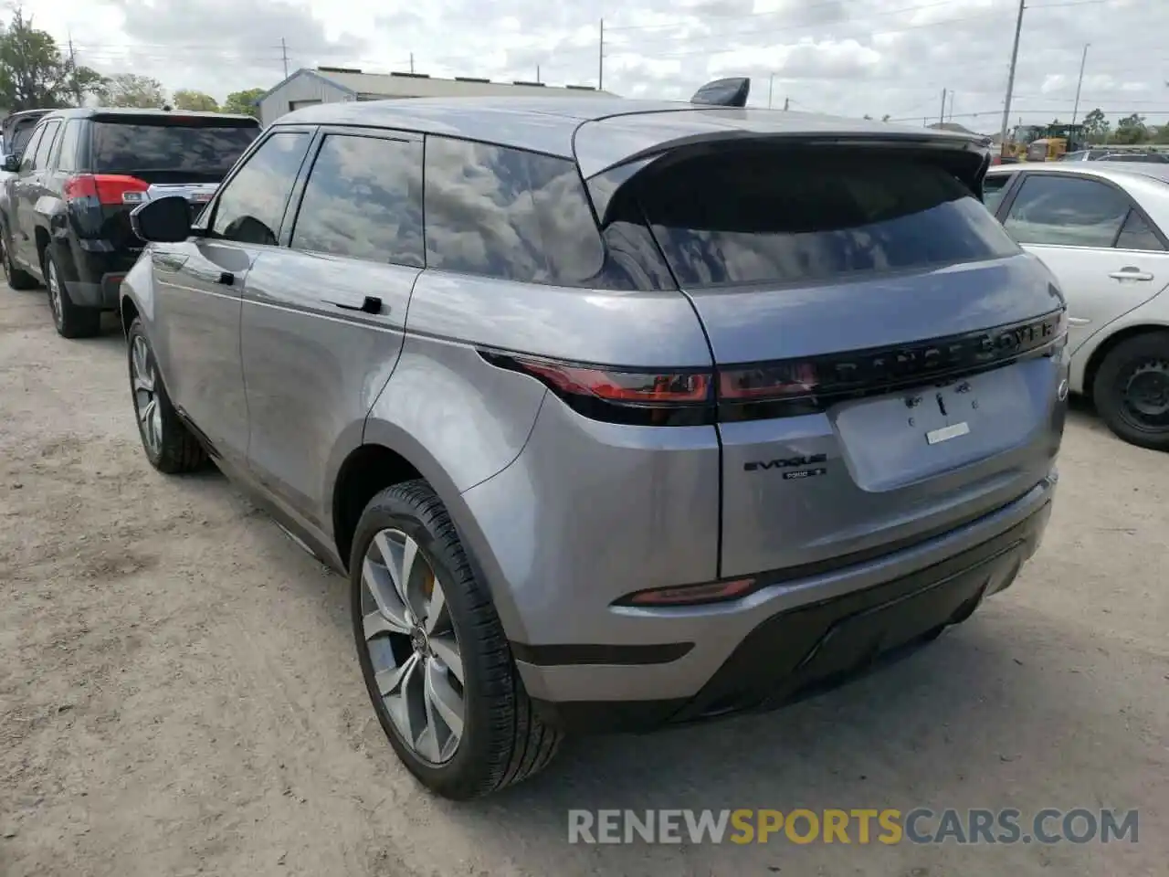 3 Photograph of a damaged car SALZT2GX7LH082580 LAND ROVER RANGEROVER 2020