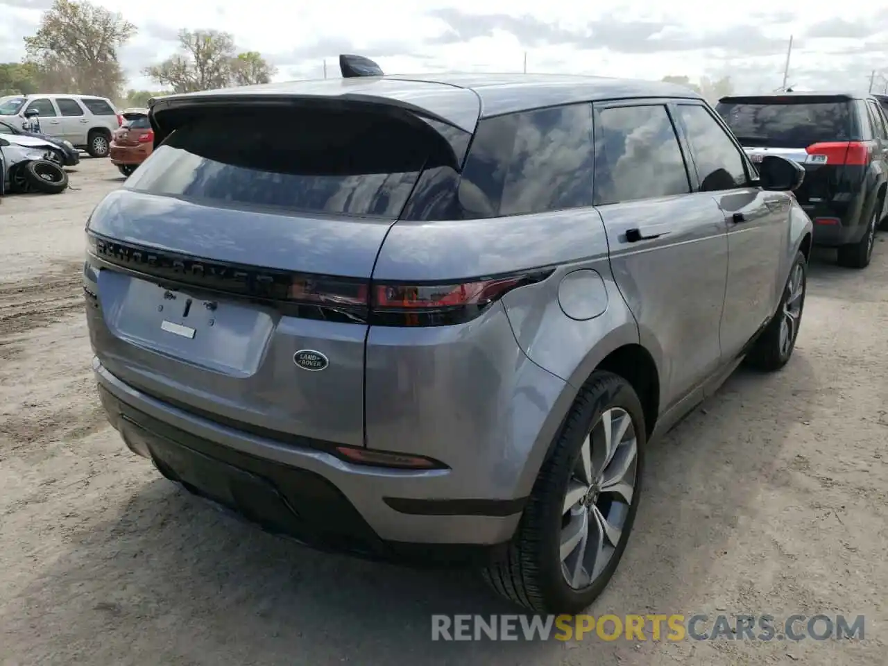 4 Photograph of a damaged car SALZT2GX7LH082580 LAND ROVER RANGEROVER 2020