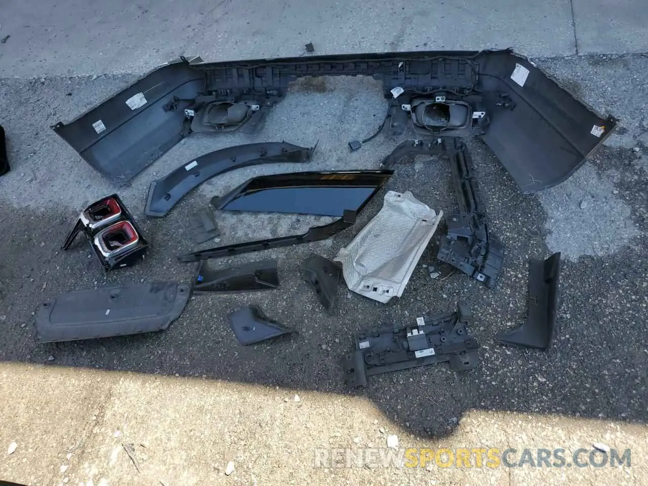 13 Photograph of a damaged car SALGS2RU1MA455989 LAND ROVER RANGEROVER 2021