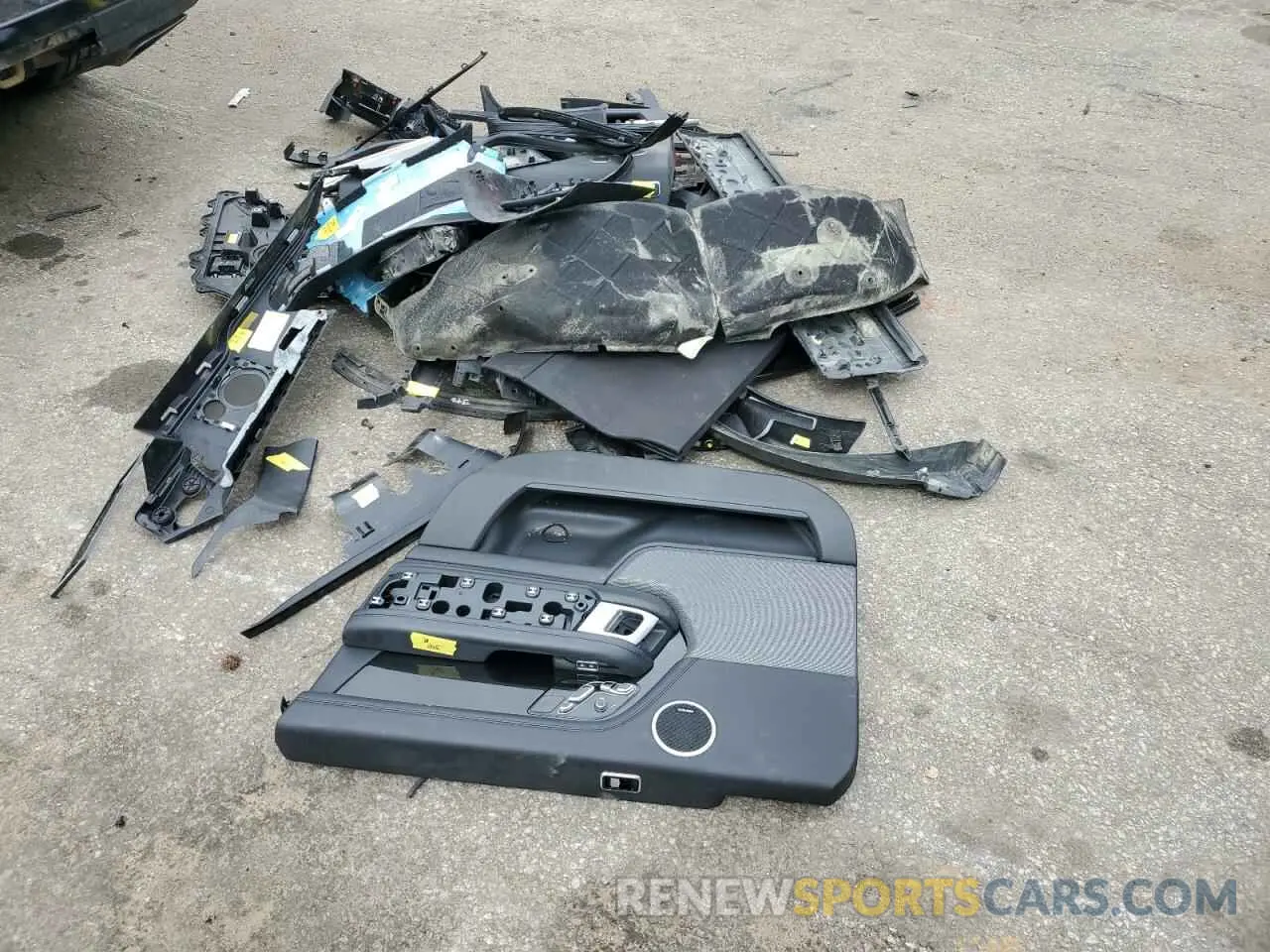 12 Photograph of a damaged car SALGS2RU7MA427968 LAND ROVER RANGEROVER 2021