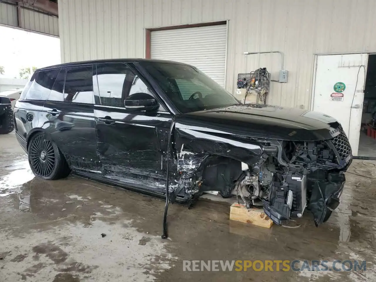 4 Photograph of a damaged car SALGS2SE7MA426922 LAND ROVER RANGEROVER 2021