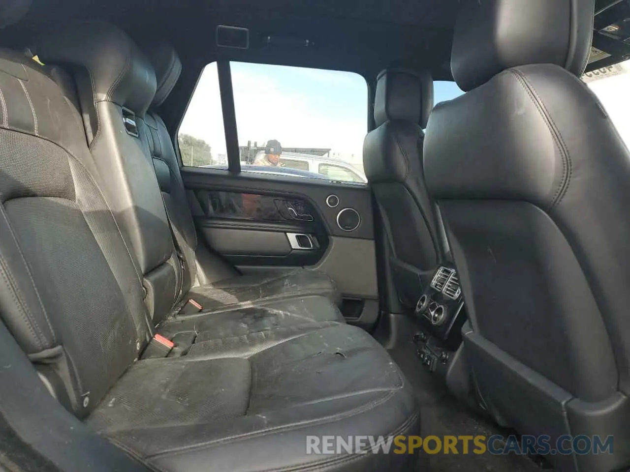 11 Photograph of a damaged car SALGS4RY4MA420118 LAND ROVER RANGEROVER 2021