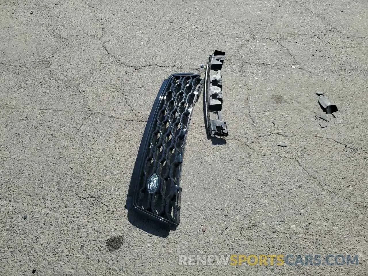 13 Photograph of a damaged car SALWR2SE2MA770665 LAND ROVER RANGEROVER 2021