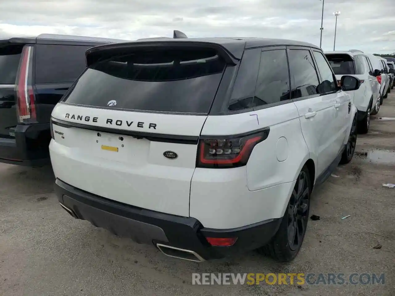 4 Photograph of a damaged car SALWR2SU0MA782370 LAND ROVER RANGEROVER 2021