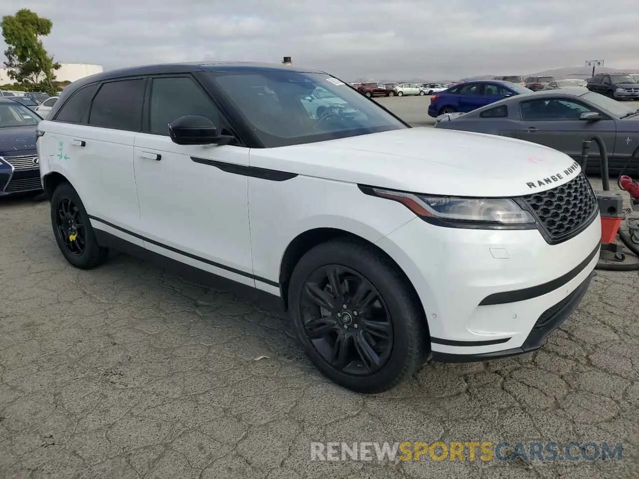 4 Photograph of a damaged car SALYJ2EX1MA310393 LAND ROVER RANGEROVER 2021