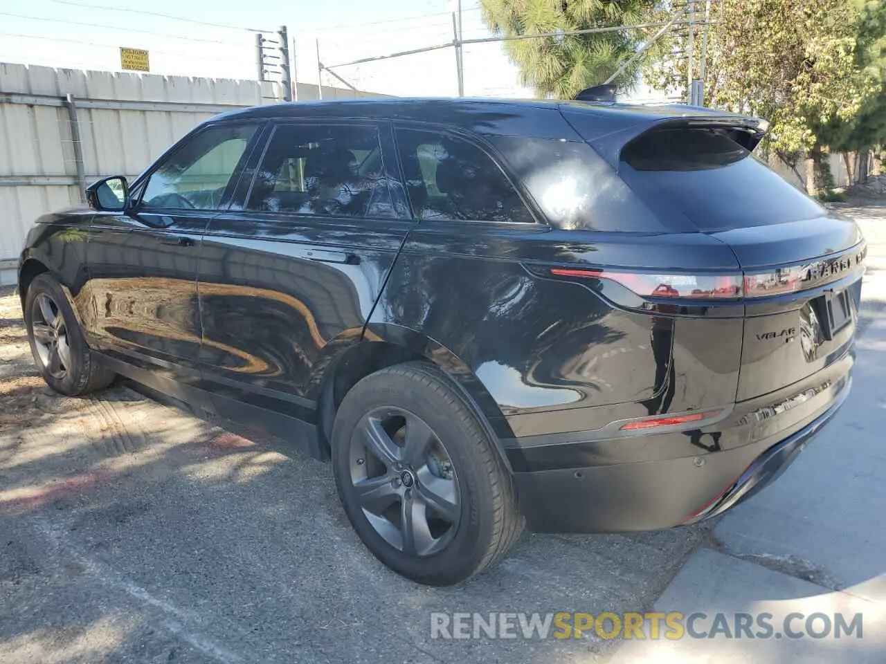 2 Photograph of a damaged car SALYJ2EX8MA304686 LAND ROVER RANGEROVER 2021