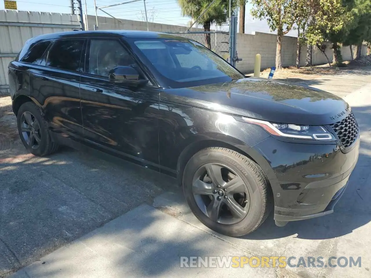 4 Photograph of a damaged car SALYJ2EX8MA304686 LAND ROVER RANGEROVER 2021