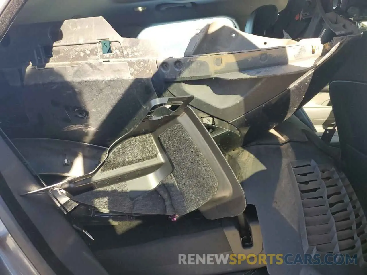 11 Photograph of a damaged car SALYJ2EXXMA306665 LAND ROVER RANGEROVER 2021