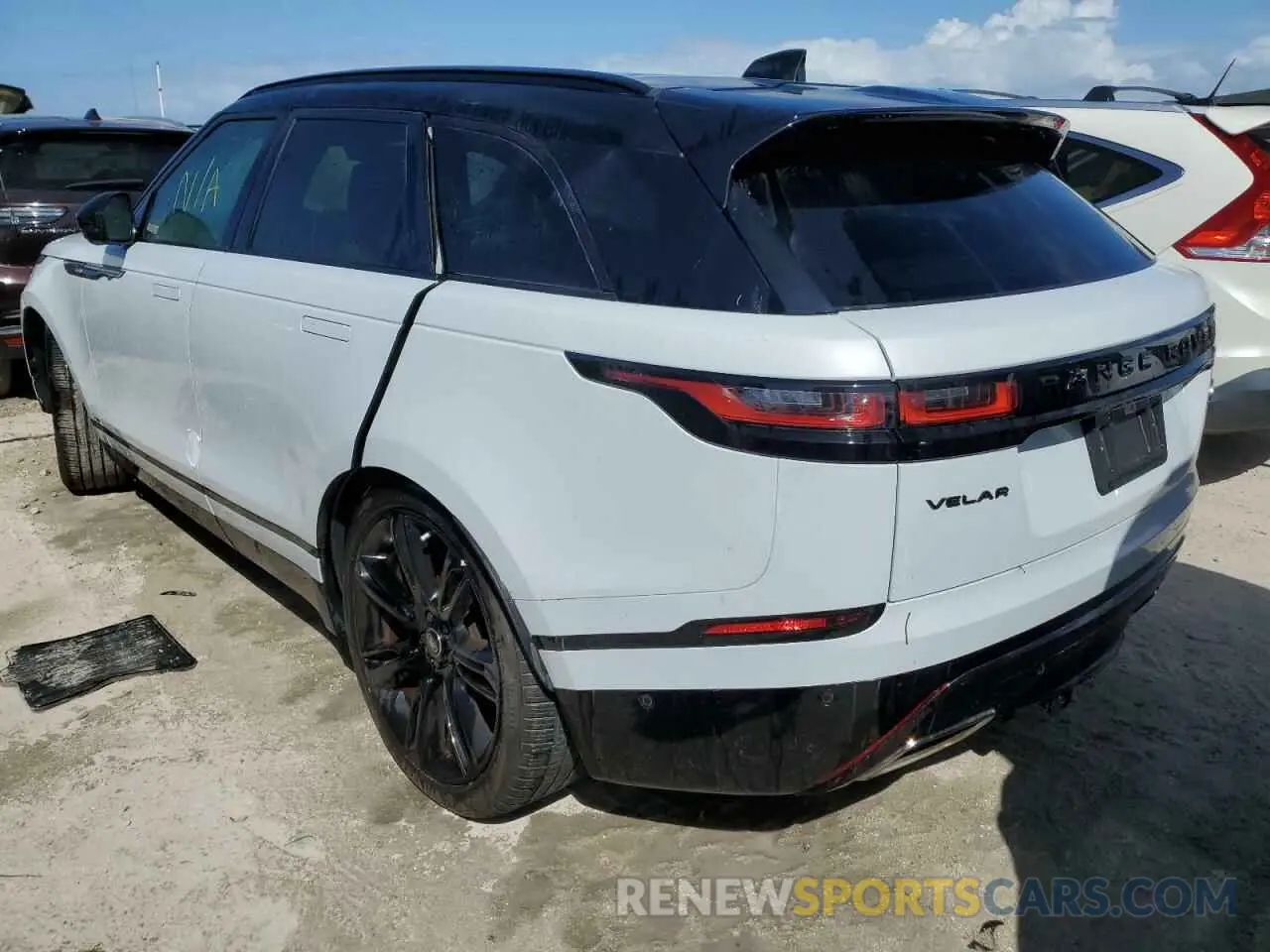2 Photograph of a damaged car SALYT2EU0MA321661 LAND ROVER RANGEROVER 2021