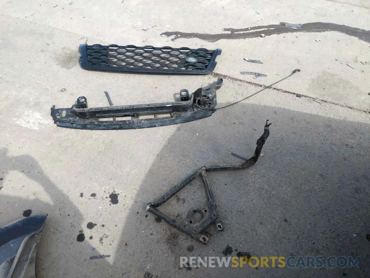 13 Photograph of a damaged car SALYT2EX0MA315255 LAND ROVER RANGEROVER 2021