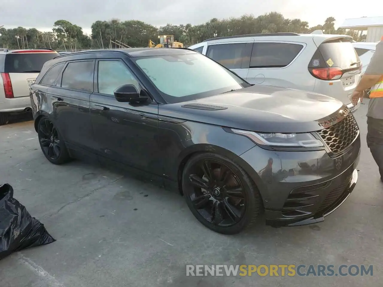 4 Photograph of a damaged car SALYT2EX6MA302817 LAND ROVER RANGEROVER 2021