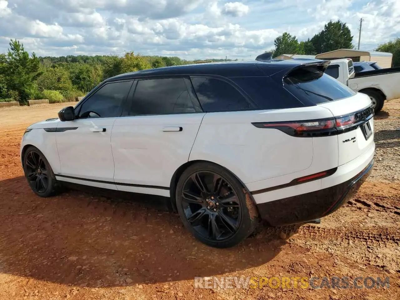 2 Photograph of a damaged car SALYT2EXXMA303985 LAND ROVER RANGEROVER 2021