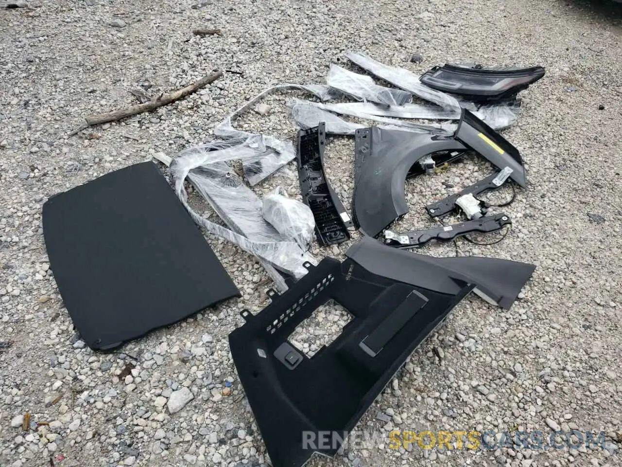 13 Photograph of a damaged car SALZL2FX3MH122754 LAND ROVER RANGEROVER 2021