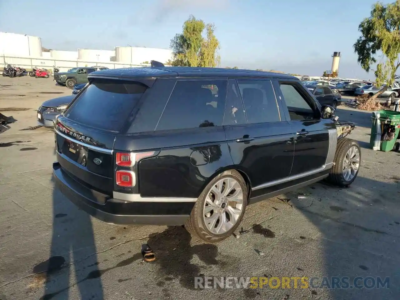 4 Photograph of a damaged car SALGS2SE1NA471887 LAND ROVER RANGEROVER 2022