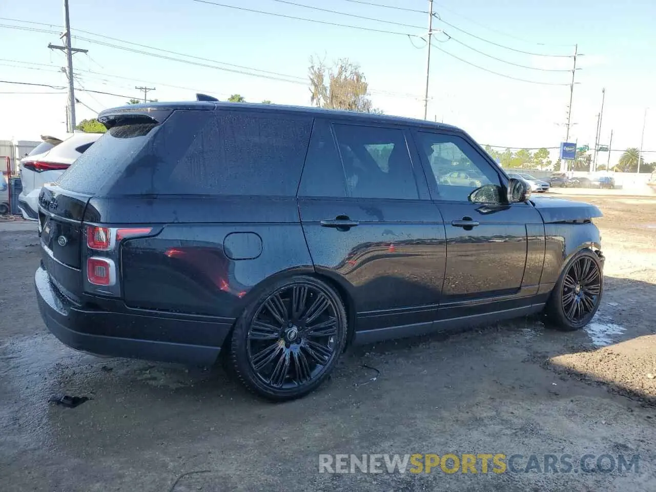 3 Photograph of a damaged car SALGS2SE5NA472170 LAND ROVER RANGEROVER 2022