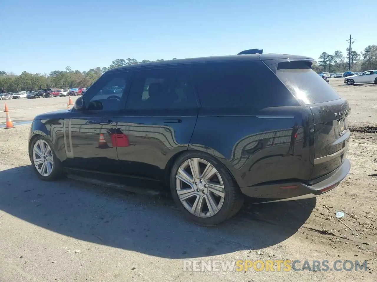 2 Photograph of a damaged car SALKP9FU3NA002953 LAND ROVER RANGEROVER 2022