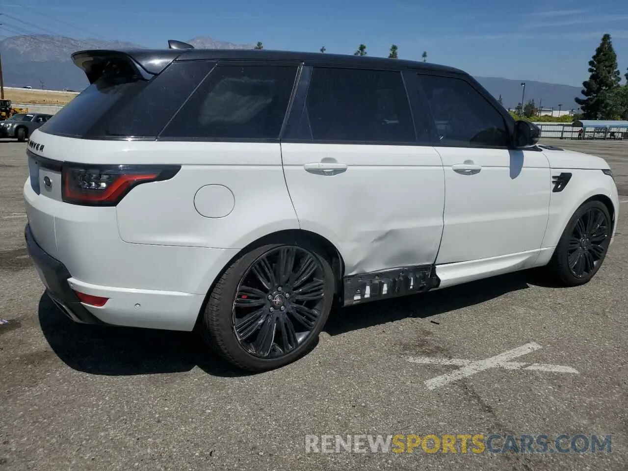 3 Photograph of a damaged car SALWR2SE7NA207578 LAND ROVER RANGEROVER 2022